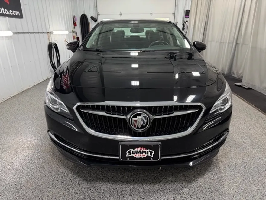 2019 Buick LaCrosse Essence photo 1