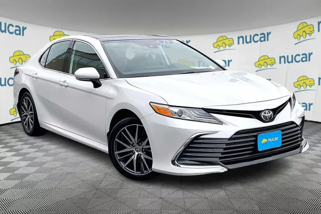 2023 Toyota Camry XLE photo 1