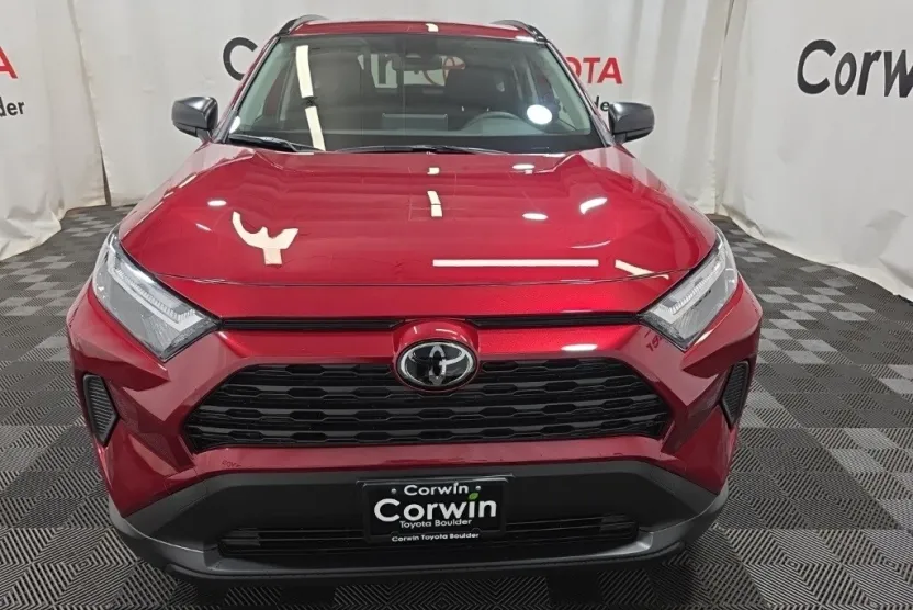 2025 Toyota RAV4 Hybrid LE photo 1