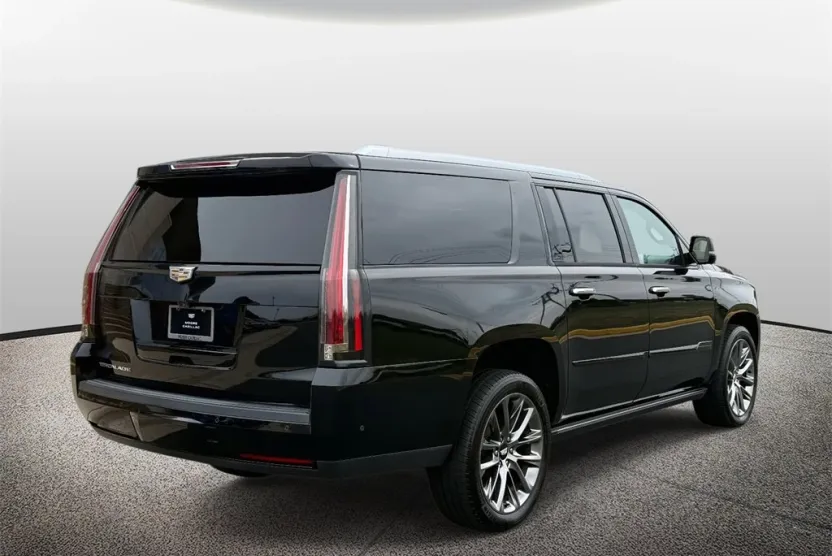 2019 Cadillac Escalade ESV Platinum photo 1