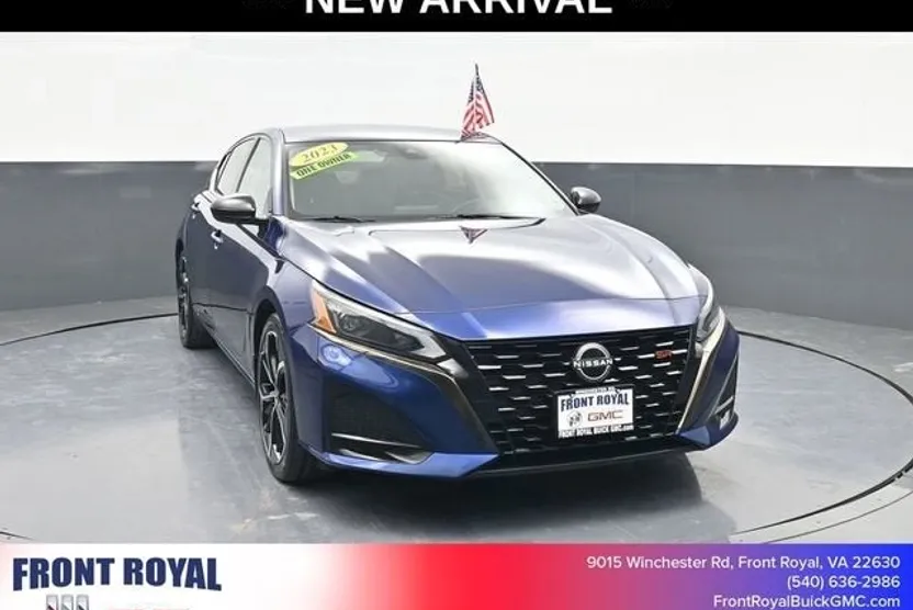 2023 Nissan Altima 2.5 SR photo 1