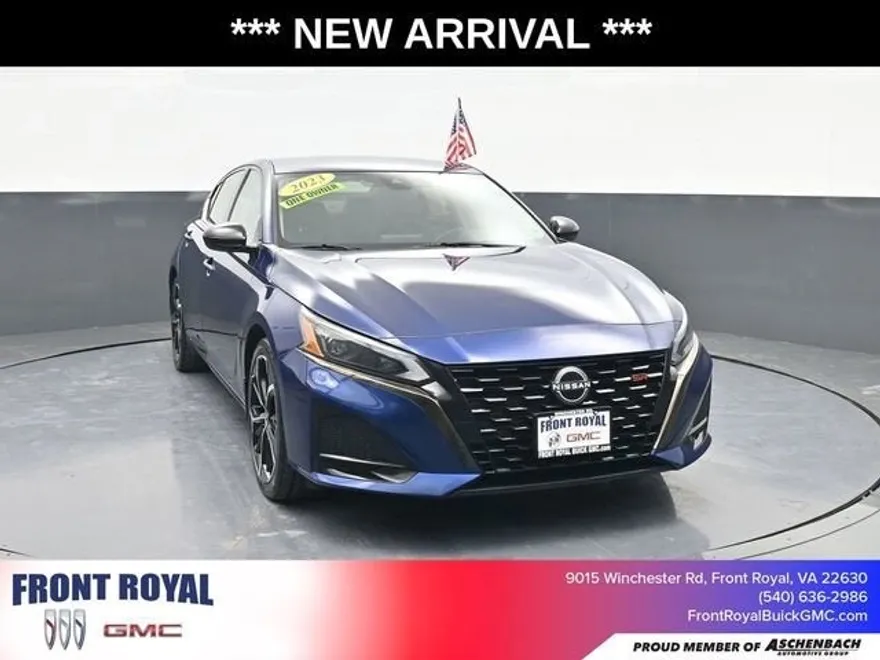 2023 Nissan Altima 2.5 SR photo 1