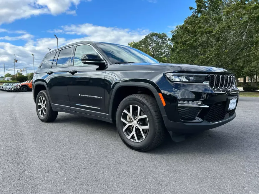 2024 Jeep Grand Cherokee Limited photo 1