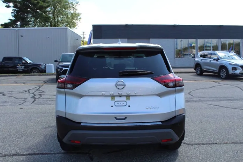 2023 Nissan Rogue SV photo 1