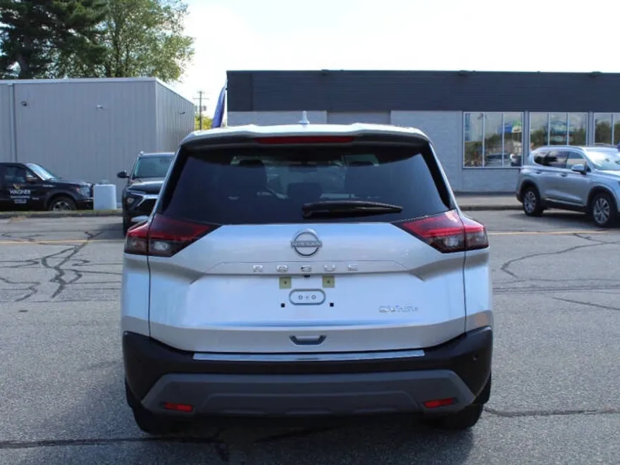 2023 Nissan Rogue SV photo 1