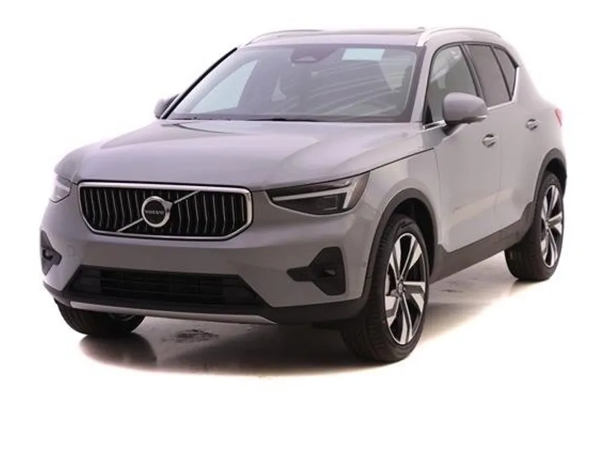 2025 Volvo XC40 photo 1