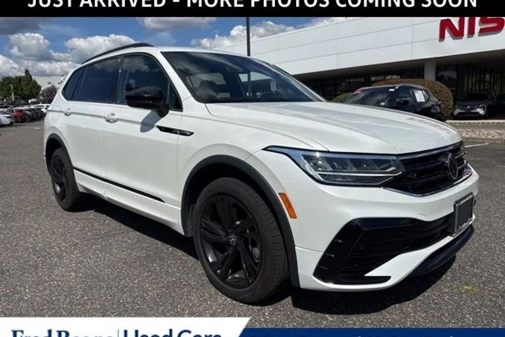 2023 Volkswagen Tiguan SE R-Line Black photo 1