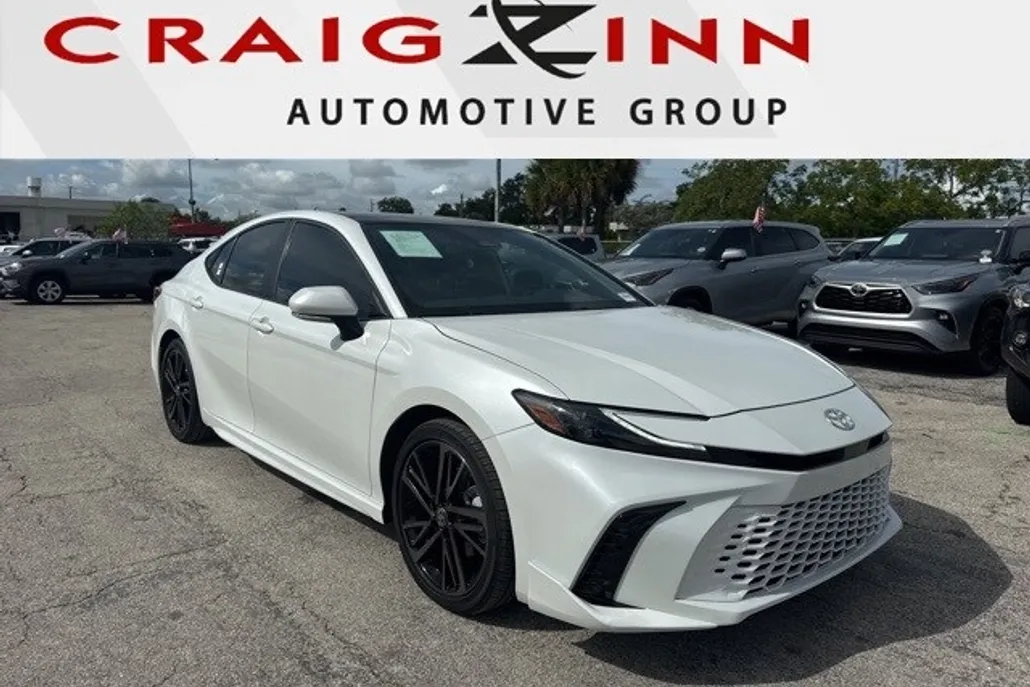 2025 Toyota Camry LE photo 1