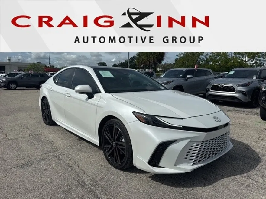 2025 Toyota Camry LE photo 1