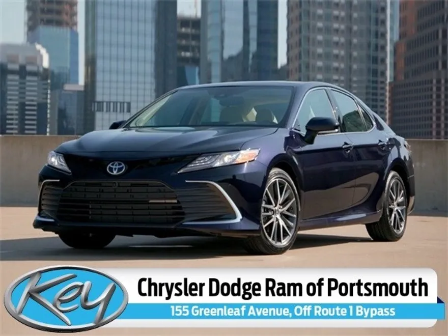 2024 Toyota Camry SE photo 1