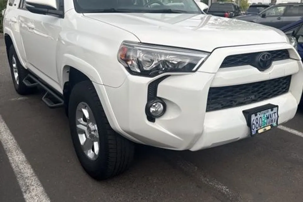 2019 Toyota 4Runner SR5 Premium photo 1