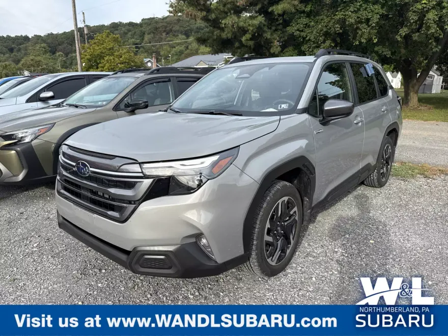 2025 Subaru Forester Premium photo 1
