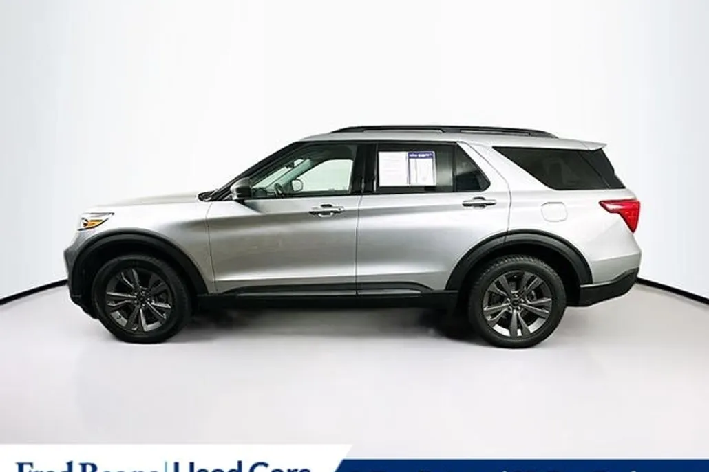 2021 Ford Explorer XLT photo 1