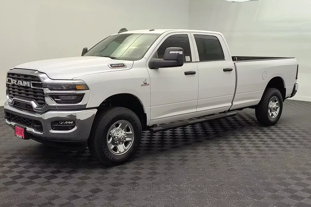 2025 Ram 3500 Tradesman photo 1
