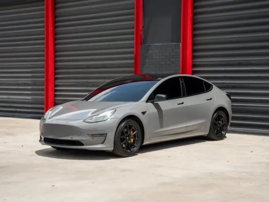 2019 Tesla Model 3 Mid Range photo 1