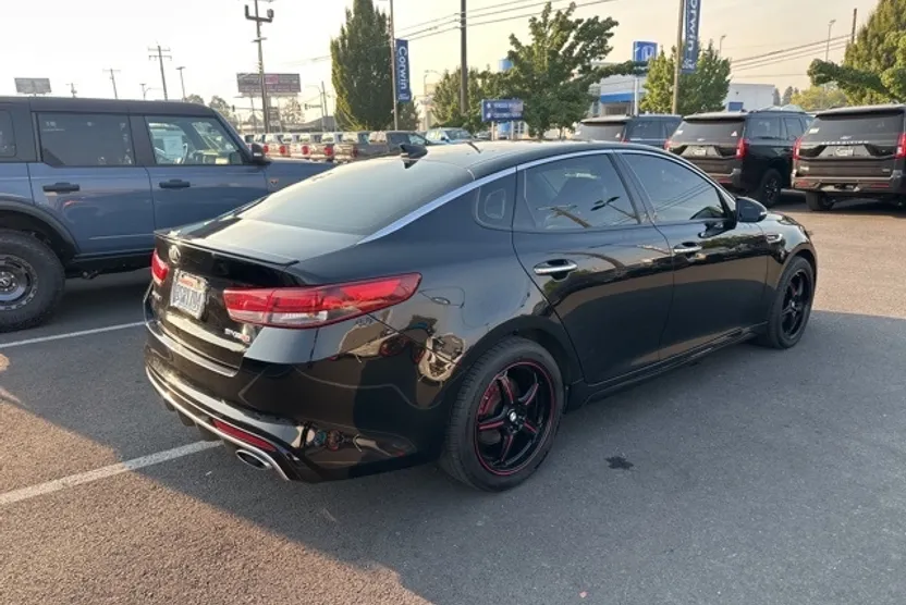 2016 Kia Optima SX photo 1