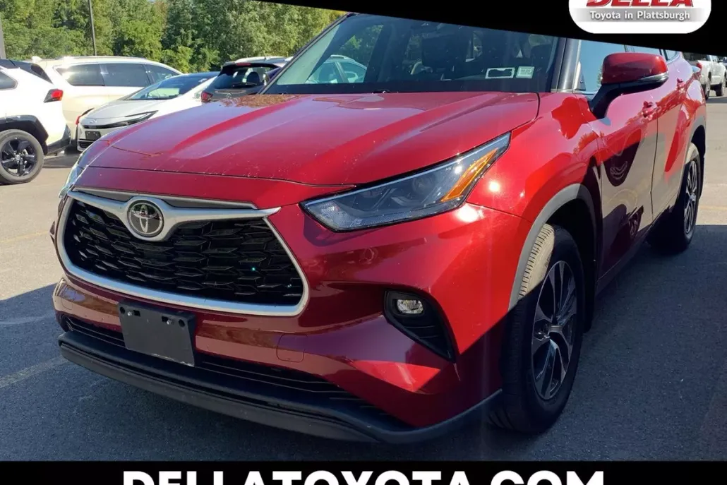 2022 Toyota Highlander XLE photo 1