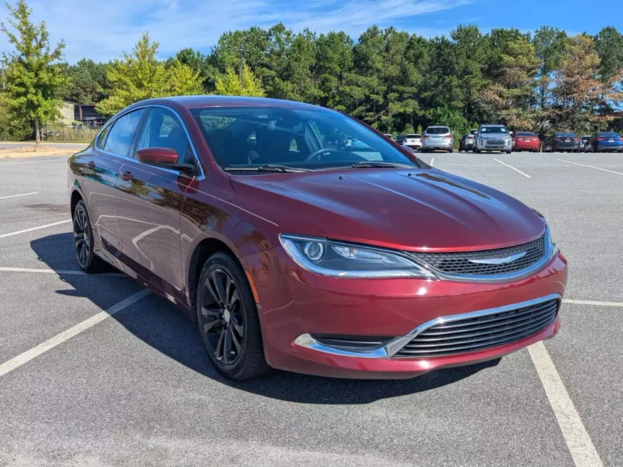 2016 Chrysler 200 Limited photo 1