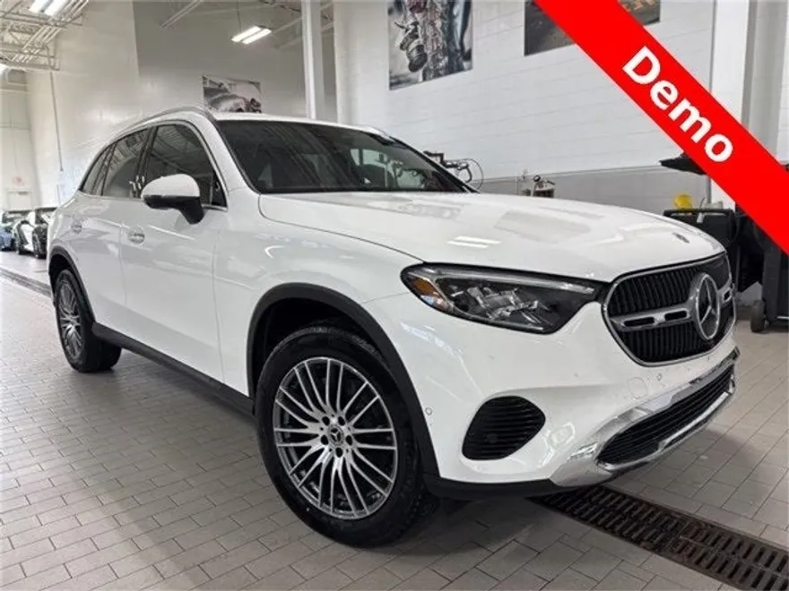 2025 Mercedes Benz GLC 300 4MATIC photo 1