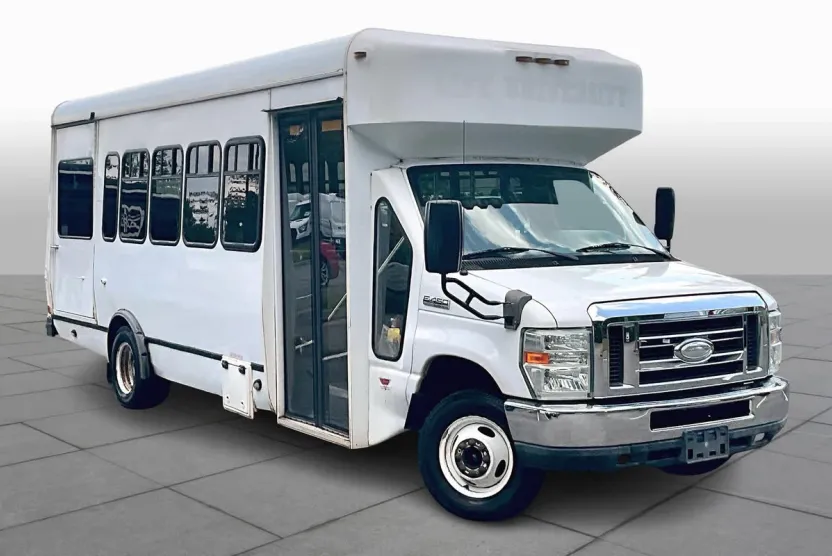 2014 Ford E-450 photo 1