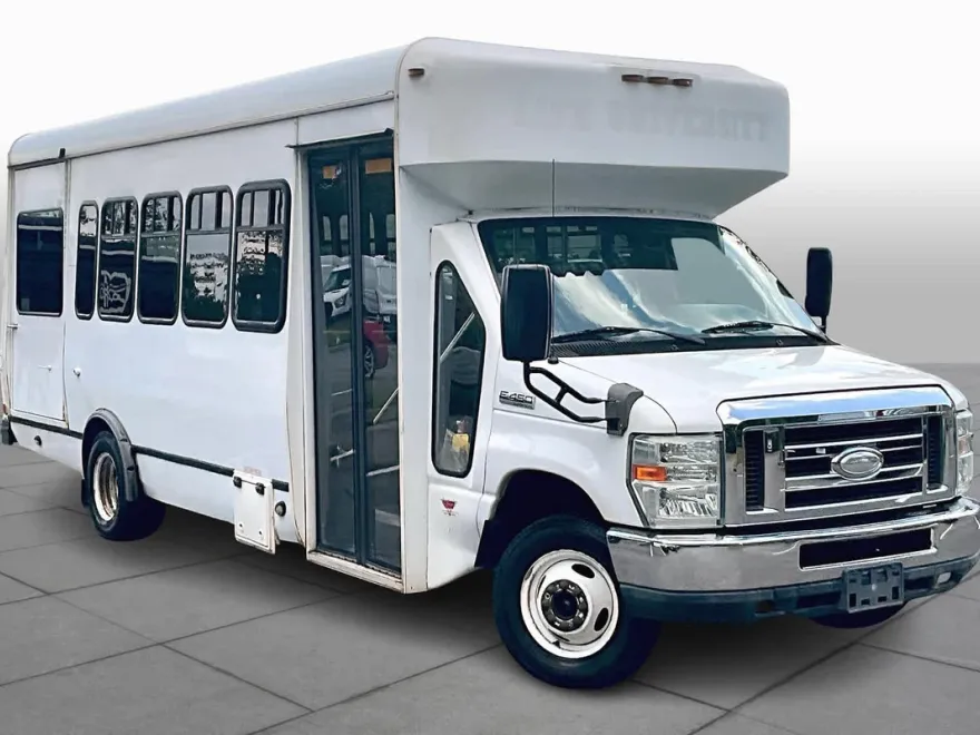 2014 Ford E-450 photo 1