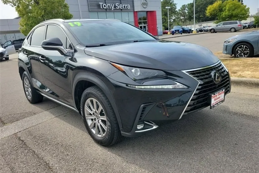 2019 Lexus NX 300 photo 1