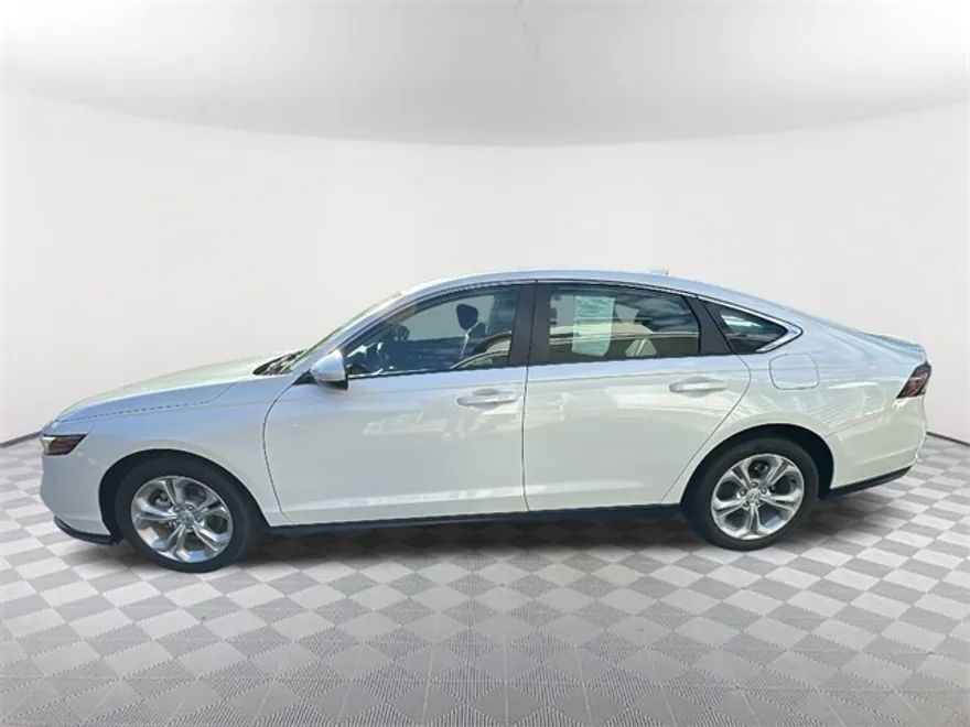 2023 Honda Accord LX photo 1
