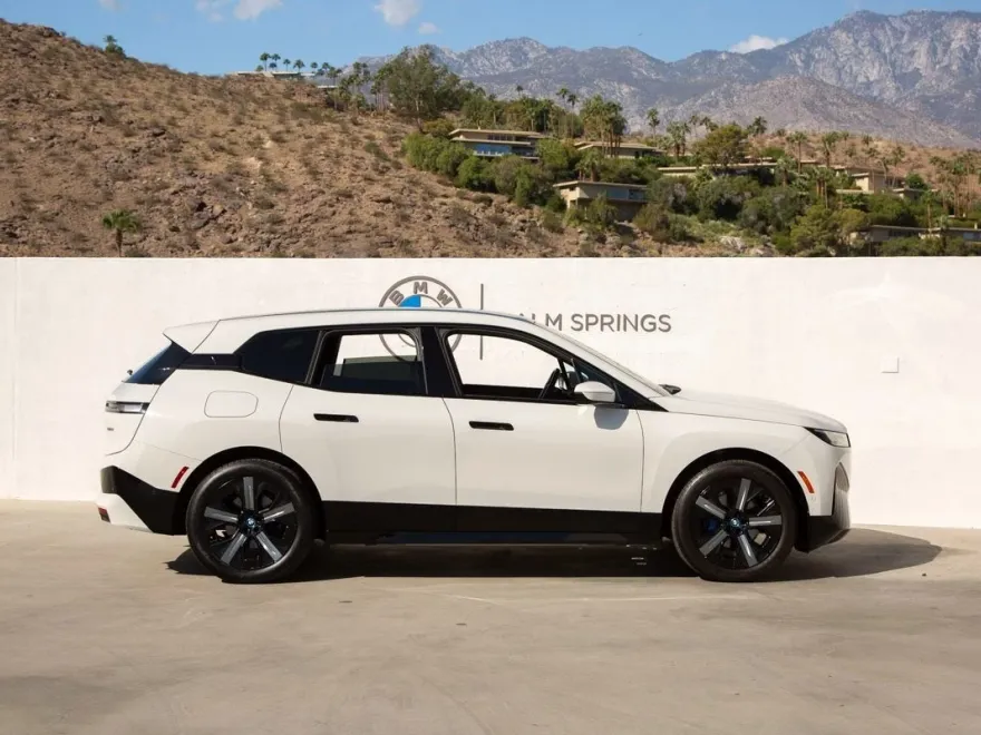 2024 Bmw iX photo 1