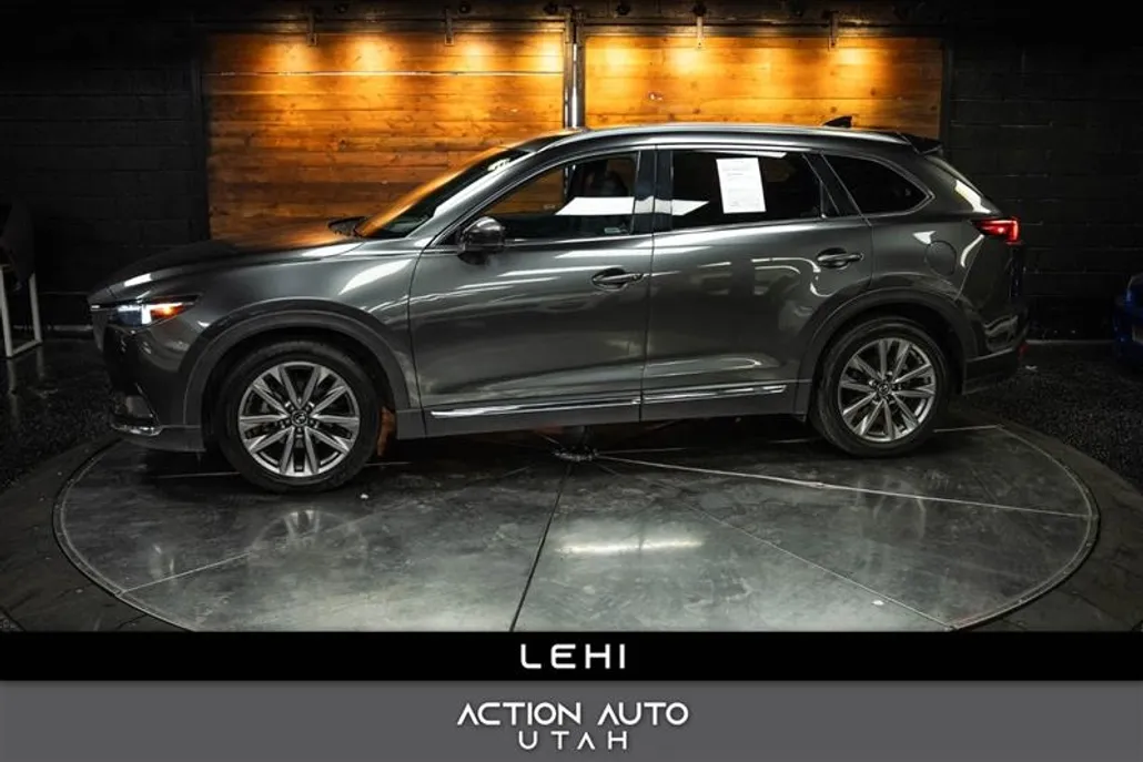 2023 Mazda CX-9 Touring photo 1