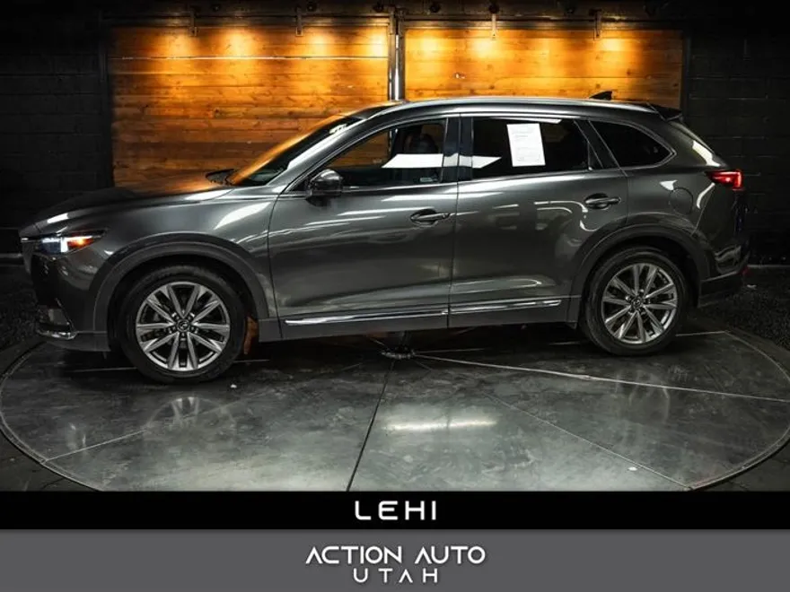 2023 Mazda CX-9 Touring photo 1