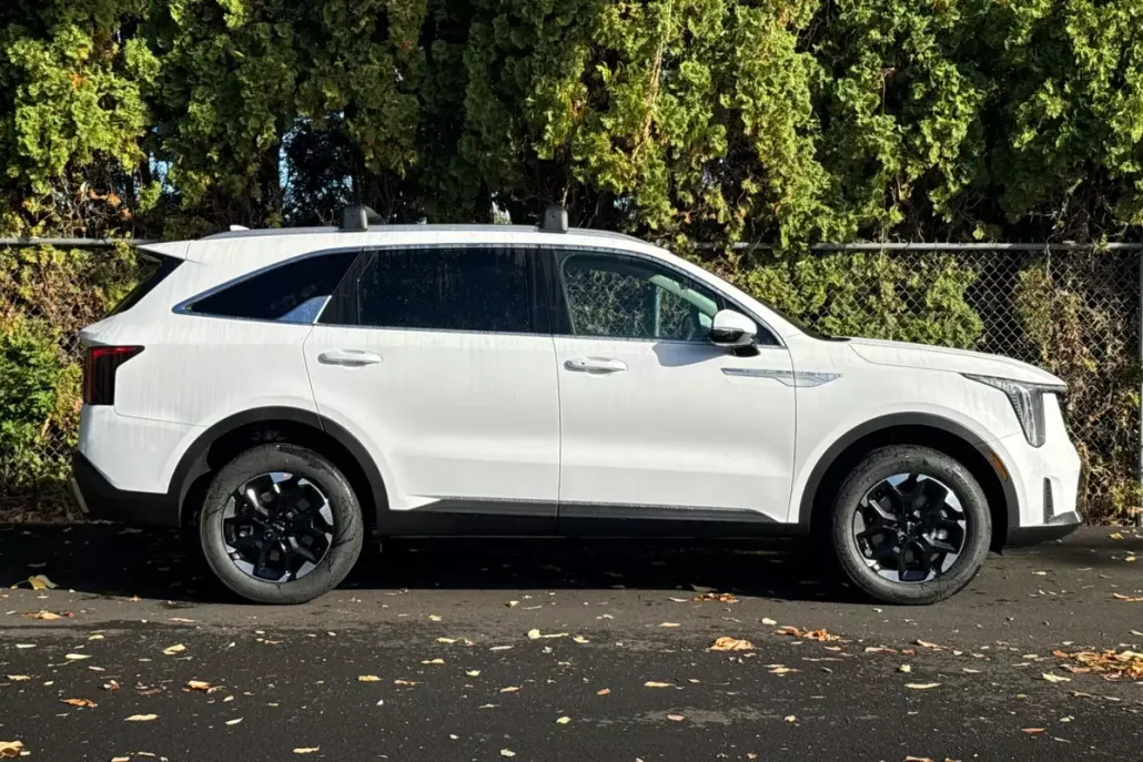 2026 Kia Sorento S photo 1