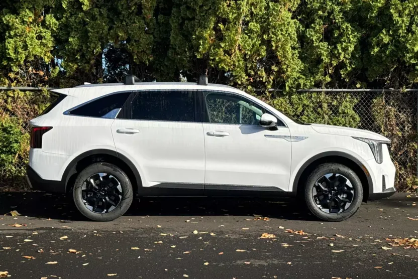 2026 Kia Sorento S photo 1