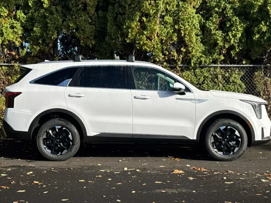 2026 Kia Sorento S photo 1