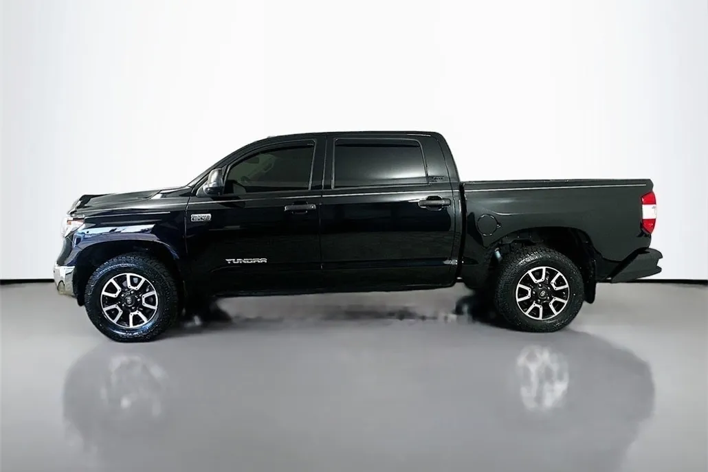 2021 Toyota Tundra SR5 CrewMax photo 1