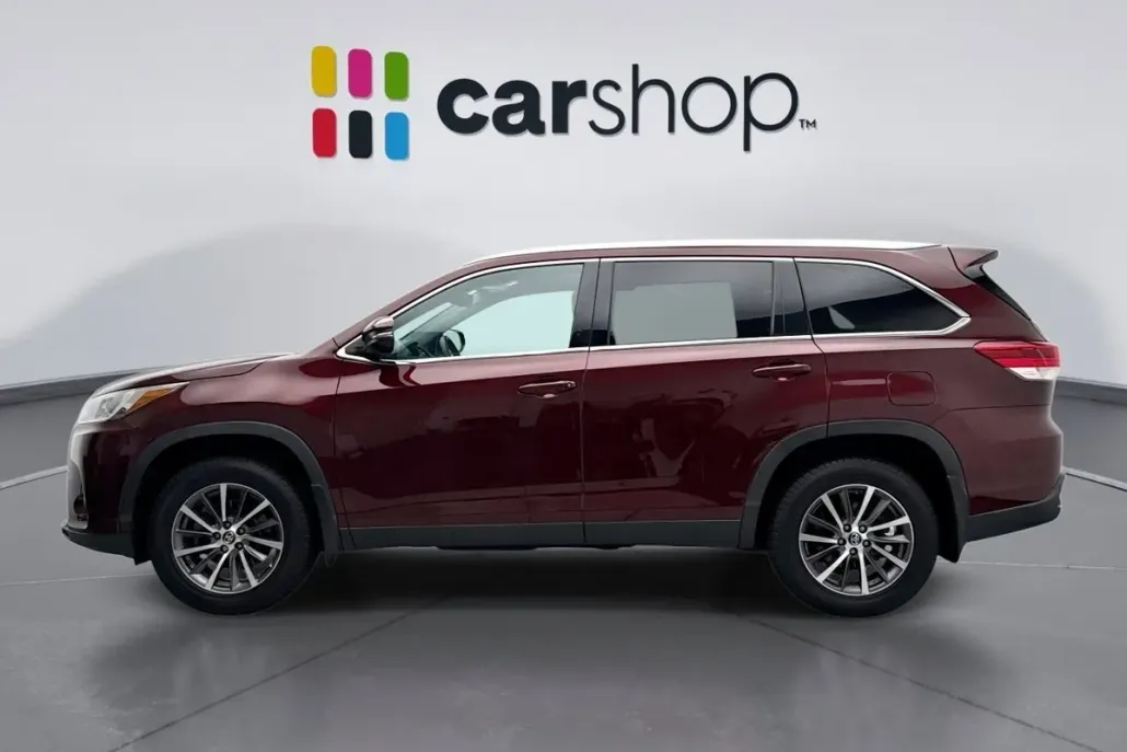 2019 Toyota Highlander XLE photo 1