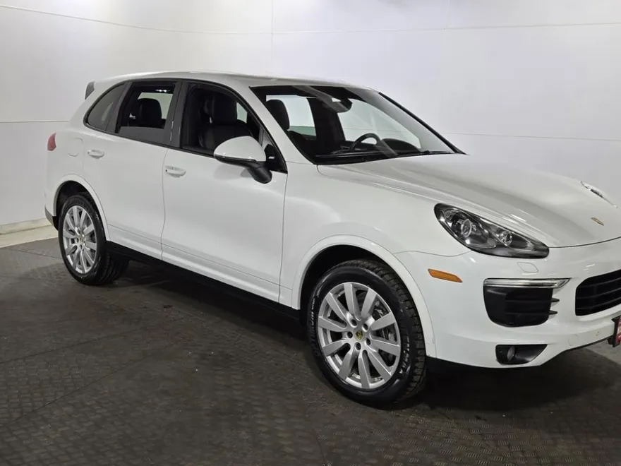 2018 Porsche Cayenne Platinum Edition photo 1