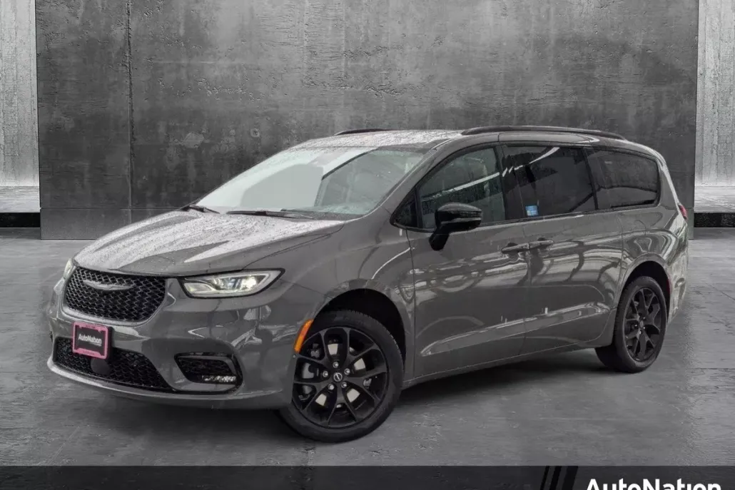 2025 Chrysler Pacifica Limited photo 1