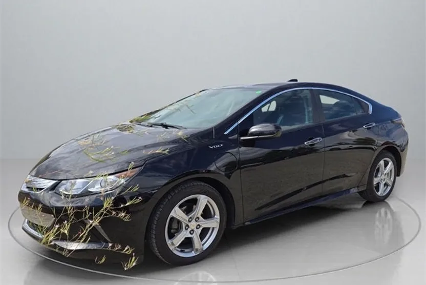 2017 Chevrolet Volt LT photo 1