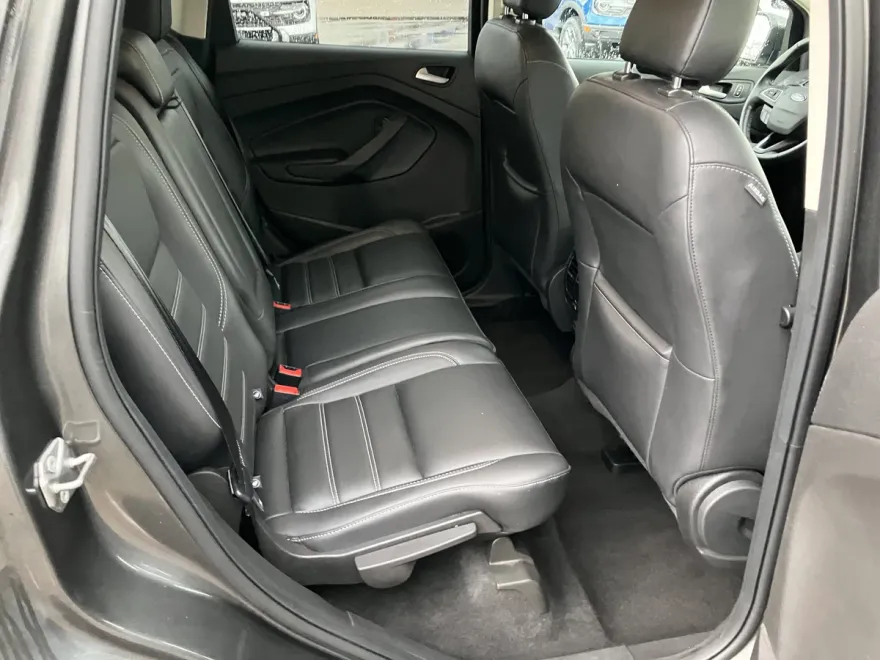 2019 Ford Escape SEL photo 1