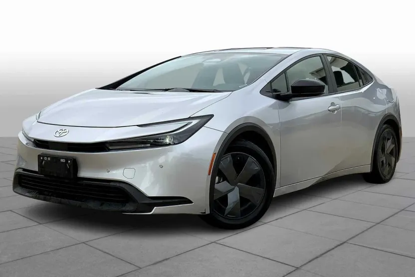 2024 Toyota Prius XLE photo 1