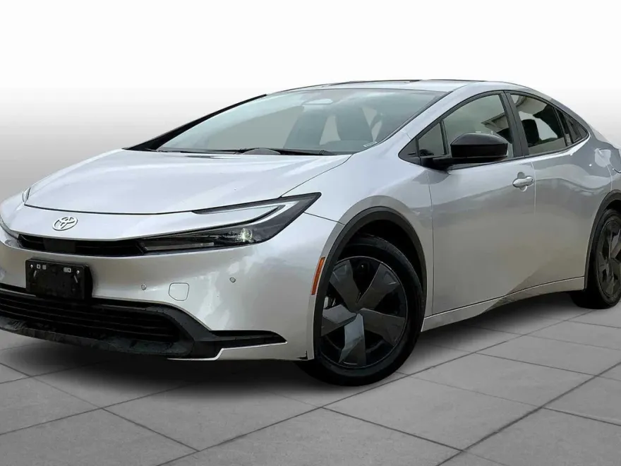 2024 Toyota Prius XLE photo 1