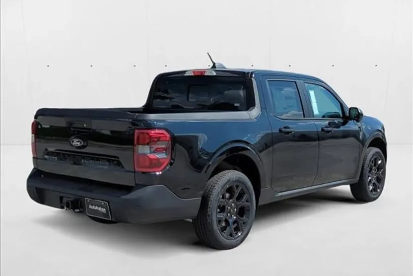 2025 Ford Maverick Lariat photo 1