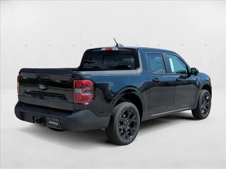2025 Ford Maverick Lariat photo 1
