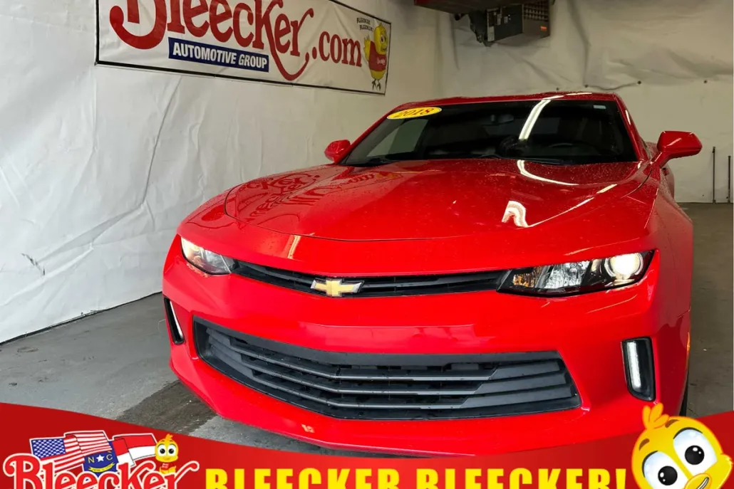 2018 Chevrolet Camaro 1LT photo 1