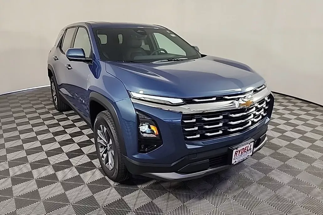 2026 Chevrolet Equinox LT photo 1