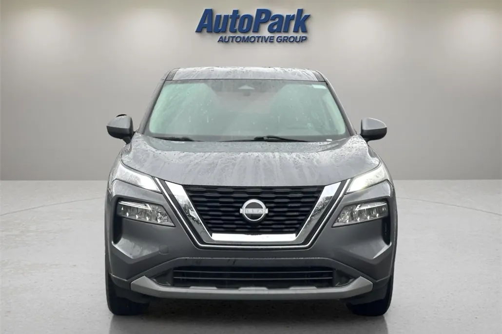 2023 Nissan Rogue SV photo 1