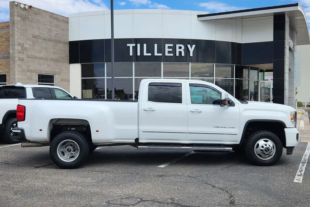 2016 Gmc Sierra 3500 HD Denali photo 1