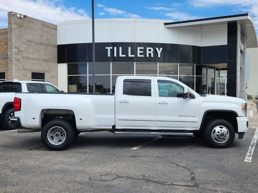 2016 Gmc Sierra 3500 HD Denali photo 1