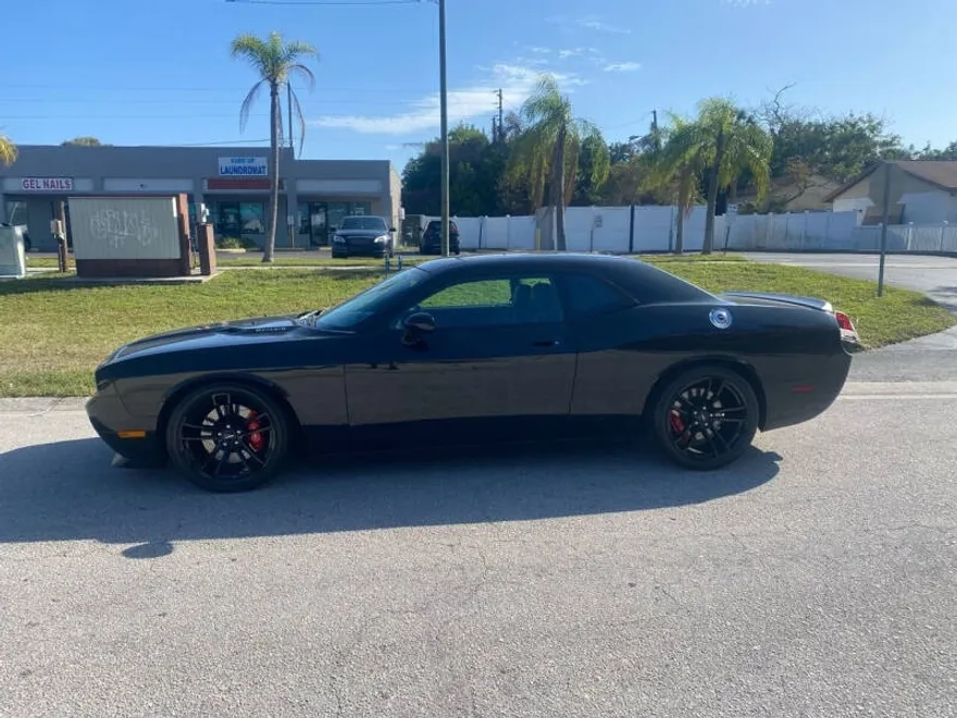 2009 Dodge Challenger SRT8 photo 1