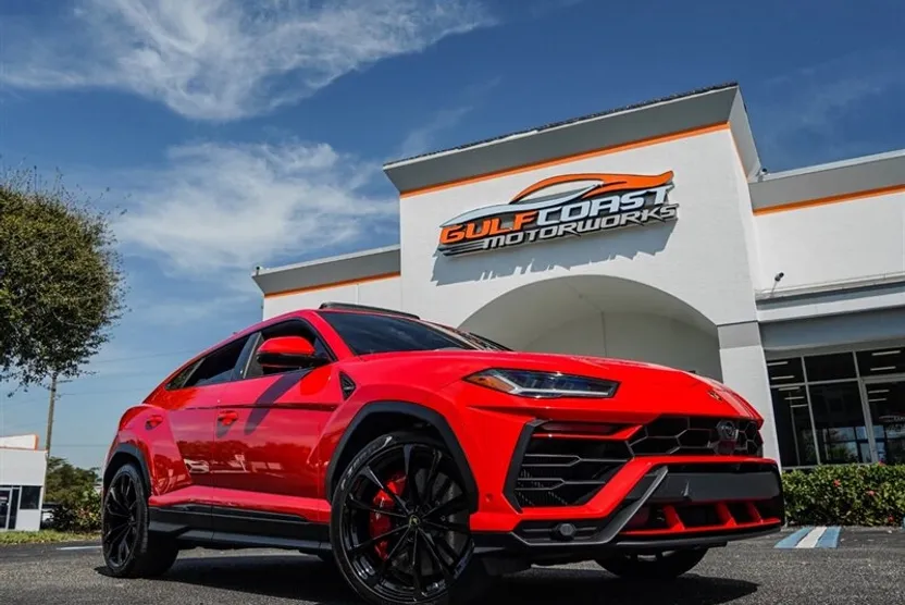 2019 Lamborghini Urus photo 1